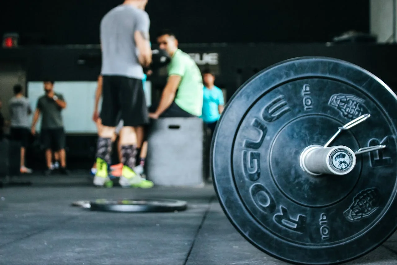 A group of CrossFitters
