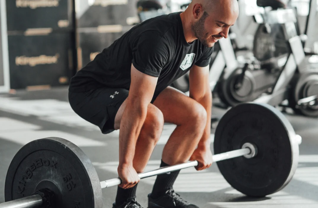 Athlete doing deadlifts