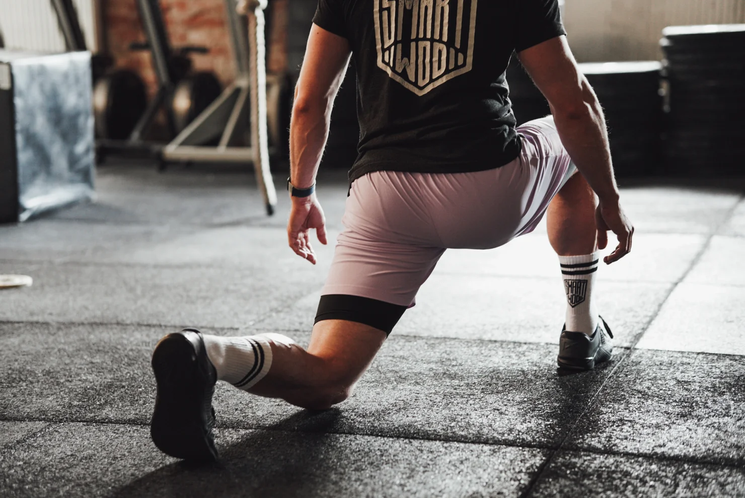 Athlete doing lunges