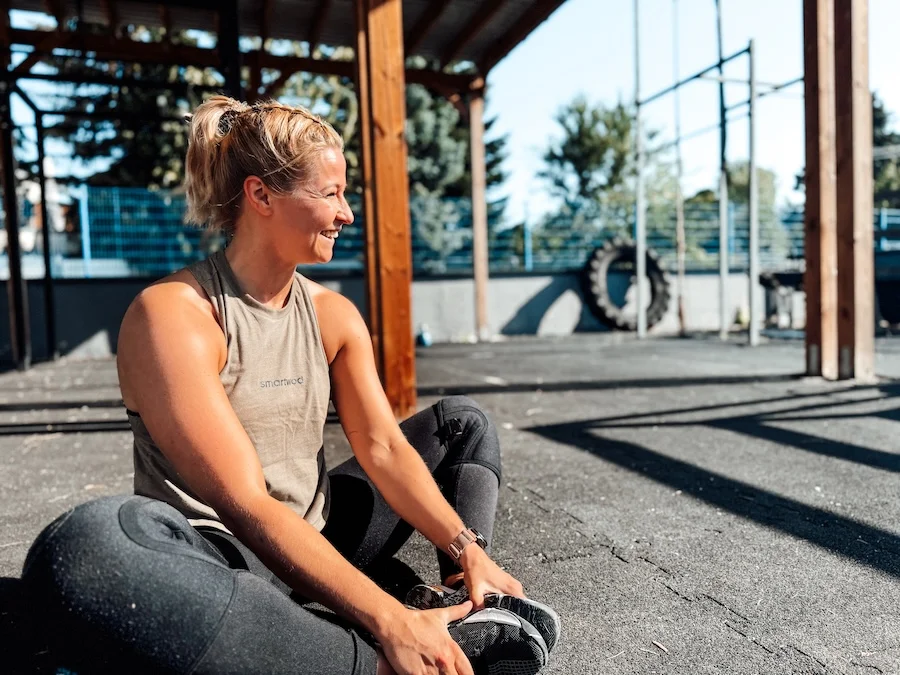 Athletin in einer Trainingspause