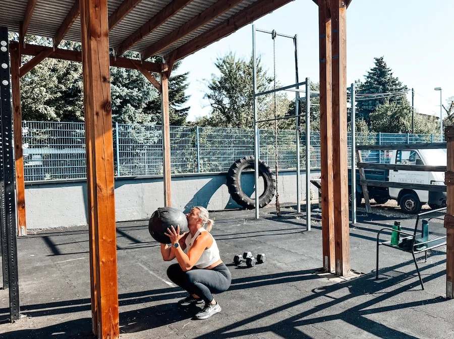 Female athlete doing functional training